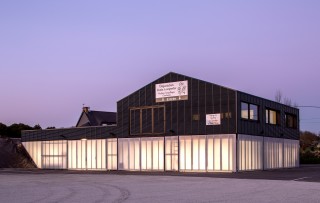 Bâtiment maritime multifonction